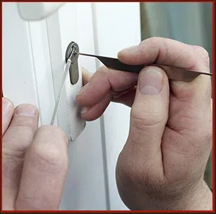 New York Emergency Lock And Locksmith New York, NY 212-918-5482 - 19-emergency-locksmith-opening